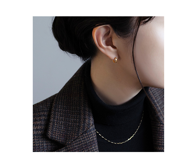 新品☆ツツミ☆K18☆スウィング☆螺旋ロングピアス ピアス｜ジュエリー