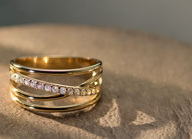 �y2025�N �G��sweet9�����f�ځz2025�c�c�~Autumncollection�|Timeless Form�|���H�[���g�V��̗��i�͂�j���C���[�W���ăf�U�C�������_�C�������h�����O