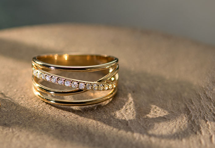 �y2025�N �G��sweet9�����f�ځz2025�c�c�~Autumncollection�|Timeless Form�|���H�[���g�V��̗��i�͂�j���C���[�W���ăf�U�C�������_�C�������h�����O