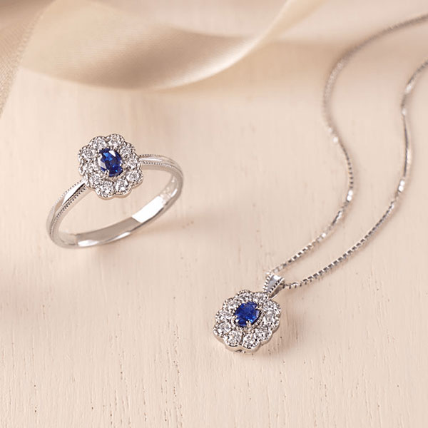 �y9���̒a���΁E�T�t�@�C�A�z�����ɑ��邲�J���T�t�@�C�A