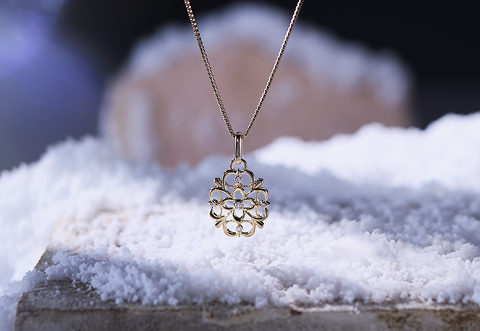 y2025N GLEE12fځz2025cc~Winter Collectioncollection wShining Landscapexǂ猩ẴtHŐ̌Ԃ̂悤ɃftHăfUCK18CG[S[h_Chy_ggbvƃy_ggbvɍ킹₷xl`A`F[̒60cmK18lbNX