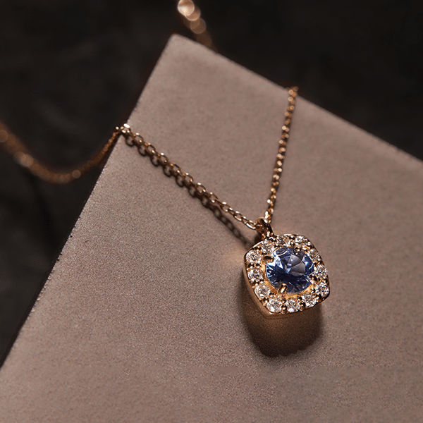 �y12���̒a���΃^���U�i�C�g�E�^�[�R�C�Y�z�ڏ�̕��ɑ��h�Ɗ��ӂ����߂đ���^���U�i�C�g�E�^�[�R�C�Y