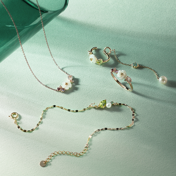 �v���[���g�E�����ւ̂��J���ɃI�X�X���I�y2025 �c�c�~ Wintercollection - Spring Fields - �z�V�F���̃t�����[����ۓI�ȃt�����[���`�[�t�̃W���G���[