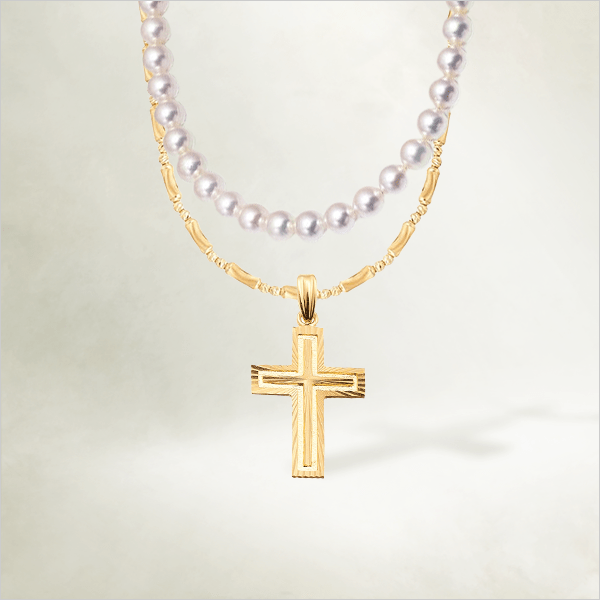 メンズファッションのアクセントとしての「パールネックレス」