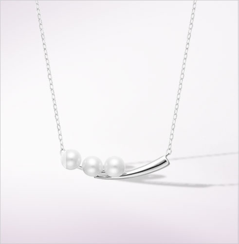 �y�c�c�~ 2025 Spring Collection -GRACE PEARL-�z�ɂ₩�ȃJ�[�u���C�����A�f�R���e������������Ă����p�[���ƃ��^���̈قȂ�⊴�����E�ɔz����K10�z���C�g�S�[���h�W���p�[���l�b�N���X