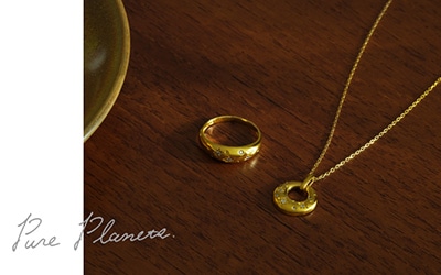 2026 AW Collection�@TSUTSUMI�I���W�i���wPure Planets�x���J���ɂ��v���[���g�ɂ��������߁I���i�g����t�H�[�}���ɂ��g���鐯�X�����`�[�t�ɂ����_�C�������h�W���G���[